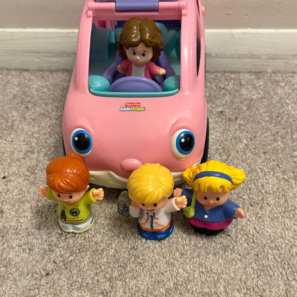 Fisher Price Little People Pink Ride-On Toy Car with 4 little people - Picture 7 of 9
